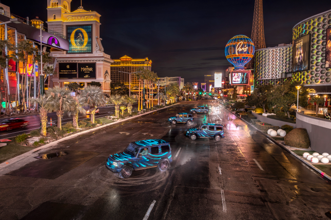 Vier getarnte Mercedes G-Klassen auf dem Las Vegas Strip